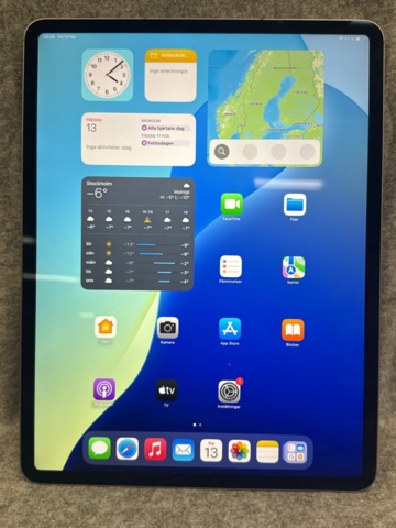 1442285-2 Tablet with Magic Keyboard - Apple iPad Air 13" (M2, 2024)