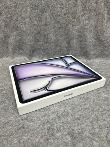 1442285-5 Tablet with Magic Keyboard - Apple iPad Air 13" (M2, 2024)