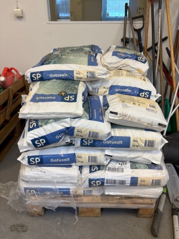 1482200-1 Lot of street salt approx. 45 bags - Salinity SP Street salt