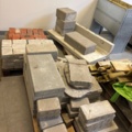 1482201-5 Collection of various paving stones and building materials - about 10 pallets