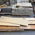 1482201-8 Collection of various paving stones and building materials - about 10 pallets