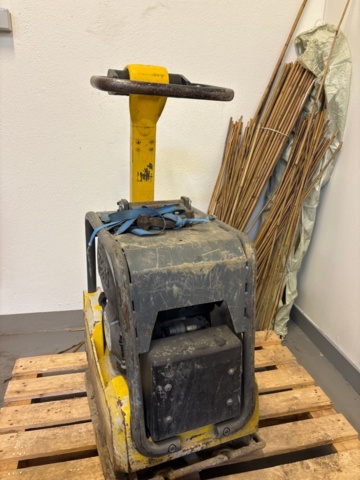 1482202-5 Soil vibrator - Wacker Neuson with diesel engine Hatz 1B30-2