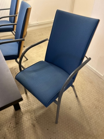 1482221-9 Office and kitchen furnishings - desks, dining tables, chairs, etc.