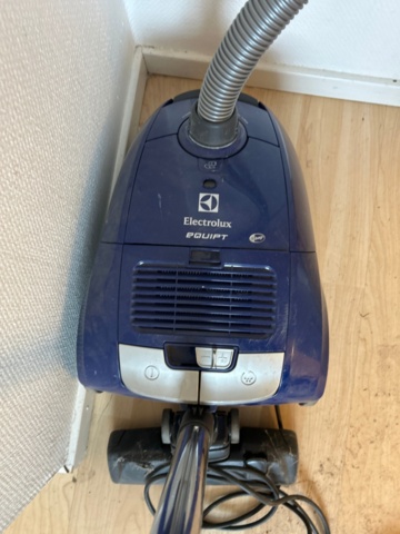 1482221-14 Office and kitchen furnishings - desks, dining tables, chairs, etc.