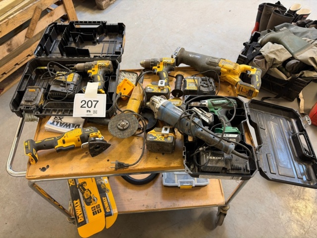 1482207-1 Tool kit 8 machines and accessories - DeWalt, Hikoki, Biltema