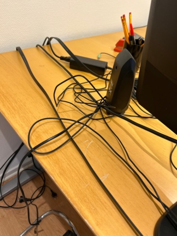 1482221-4 Office and kitchen furnishings - desks, dining tables, chairs, etc.