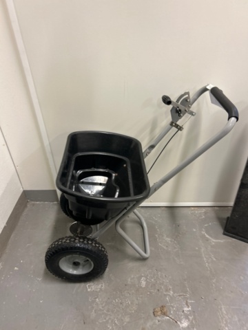 1482220-1 Manual spreader