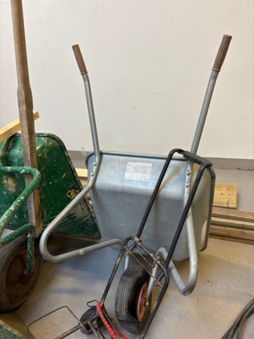 1482212-2 Wheelbarrows 3 pcs and sack cart