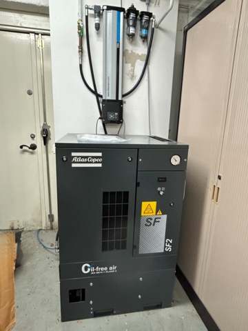 1453377-1 Oil-free scroll compressor with refrigeration dryer and filter - Atlas Copco SF2 with CD3+