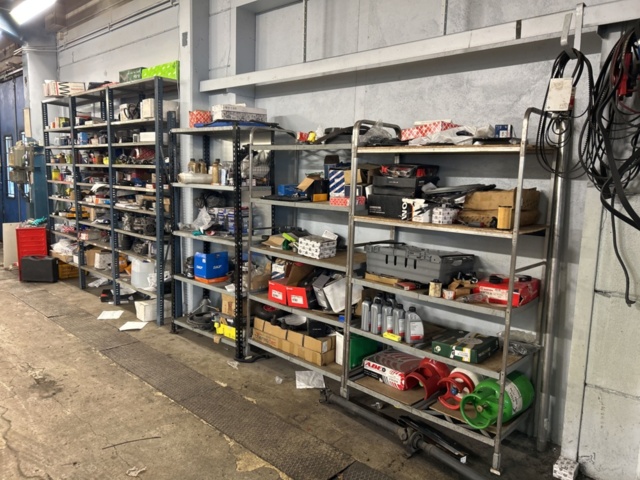 1454969-2 Lot of vehicle parts and workshop items