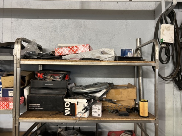 1454969-5 Lot of vehicle parts and workshop items