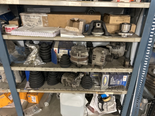 1454969-13 Lot of vehicle parts and workshop items