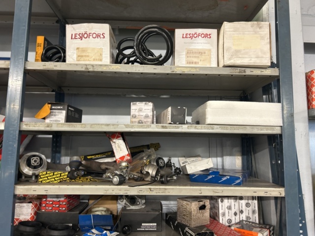 1454969-15 Lot of vehicle parts and workshop items