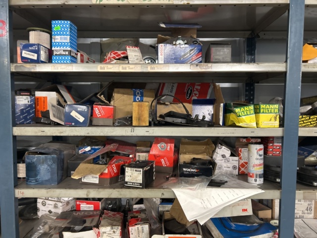 1454969-19 Lot of vehicle parts and workshop items