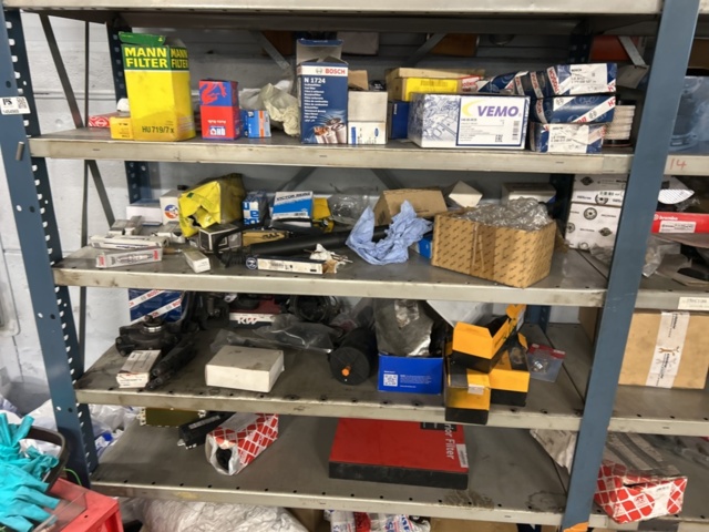 1454969-22 Lot of vehicle parts and workshop items