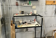 1454970 TV with wall mount and rolling cart - Andersson LED32512FHD PVR