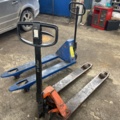 1454972-3 Pallet trucks 2 pcs - BT / Gigant (1 pc defective)