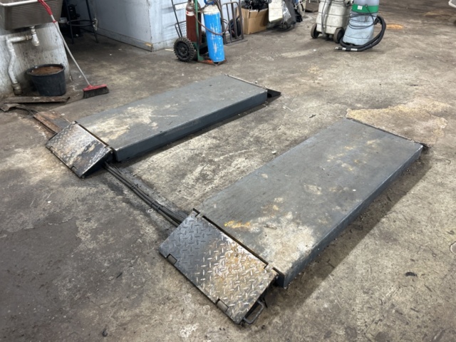 1454976-2 Scissor lift - Weber DSH 3000 -2023 (repair item)