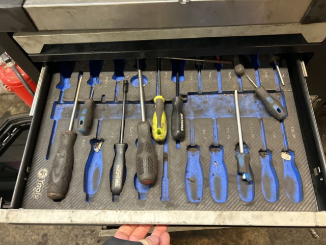 1454985-4 Tool trolley with contents