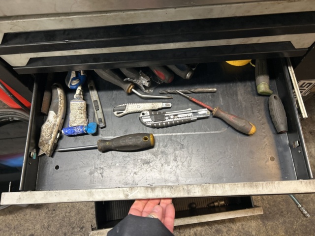 1454985-5 Tool trolley with contents