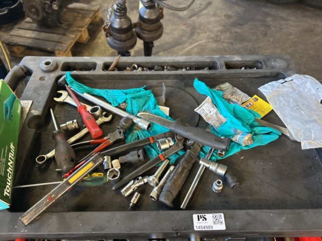 1454989-4 Tool trolley with contents - Fixman