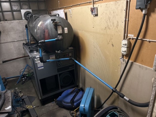 1454998-16 Screw compressor with separate pressure tank - Atlas Copco GA11 + 350L pressure tank