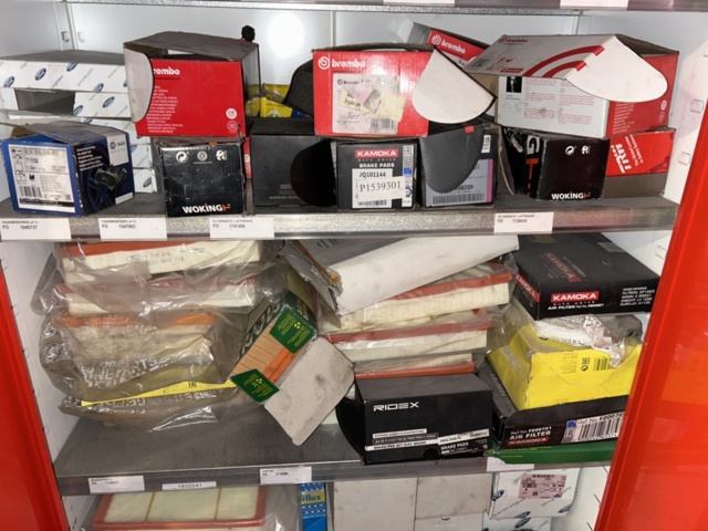 1454999-6 Cabinet 3 pcs with contents - vehicle parts, filters and workshop materials