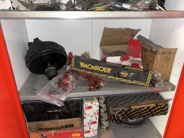 1454999-11 Cabinet 3 pcs with contents - vehicle parts, filters and workshop materials