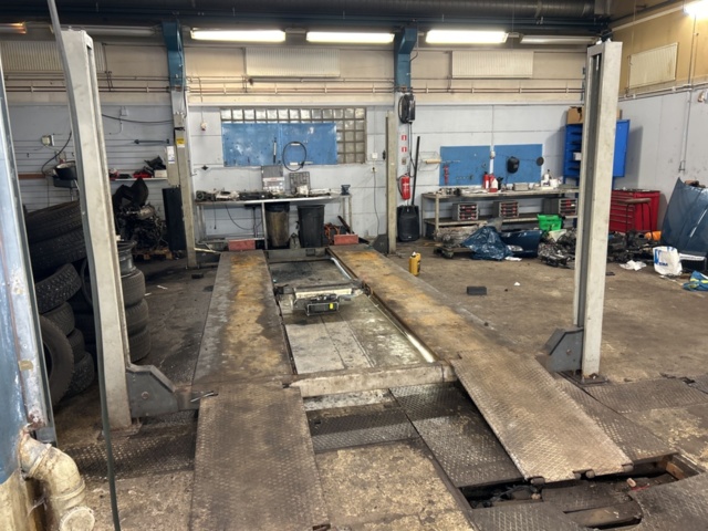 1455006-2 Four-pillar lift 5 tons - OMA 526C -2011