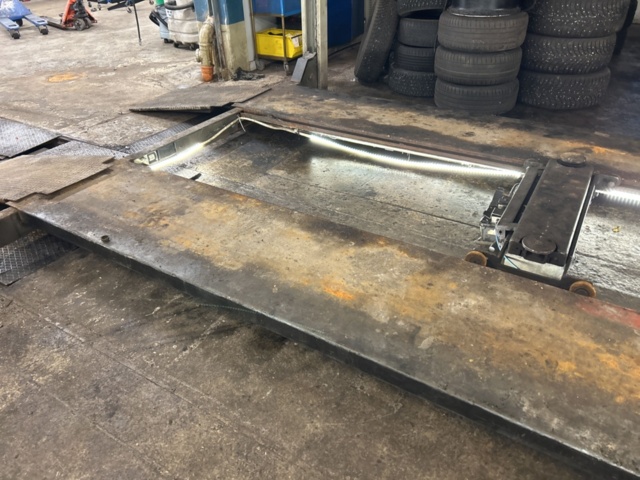 1455006-9 Four-pillar lift 5 tons - OMA 526C -2011