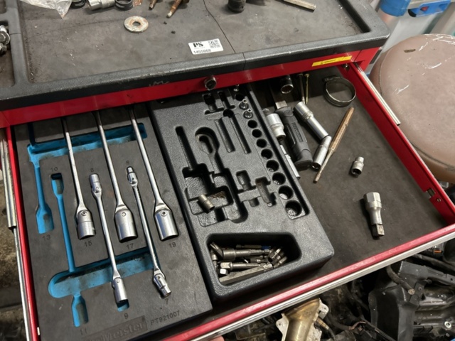 1455008-4 Tool trolley with contents - Transit