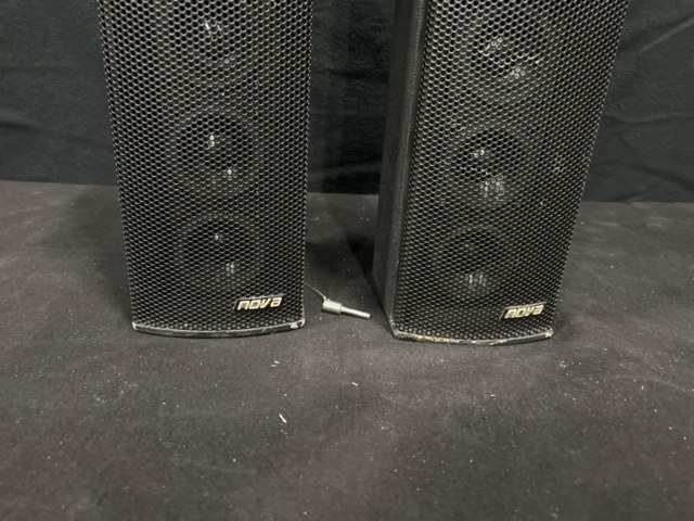 1486295-8 Column speakers 2 pcs with brackets - Nova IN6