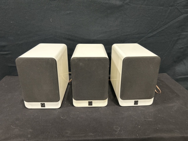 1486300-1 Speakers 3 pcs - Q Acoustics