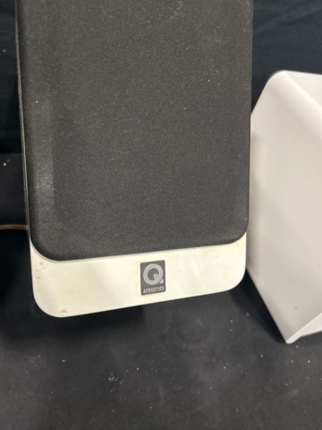 1486300-9 Speakers 3 pcs - Q Acoustics