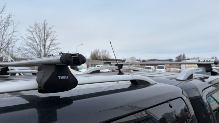 918951-28 Nissan Navara Double Cab 2.3 dCi 4WD Manual, 163hp, -2016