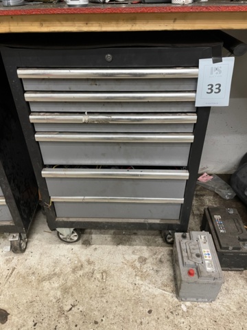 1426633-1 Tool trolley with contents
