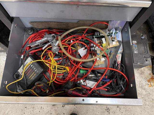 1426633-6 Tool trolley with contents