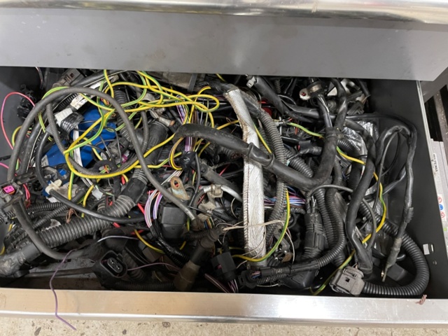 1426633-7 Tool trolley with contents