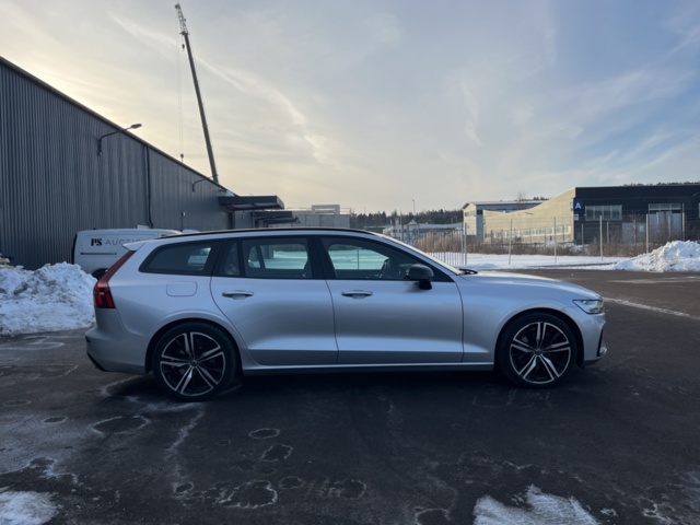 1351396-4 Volvo V60 Recharge T6 AWD Geartronic, 340hp -2021