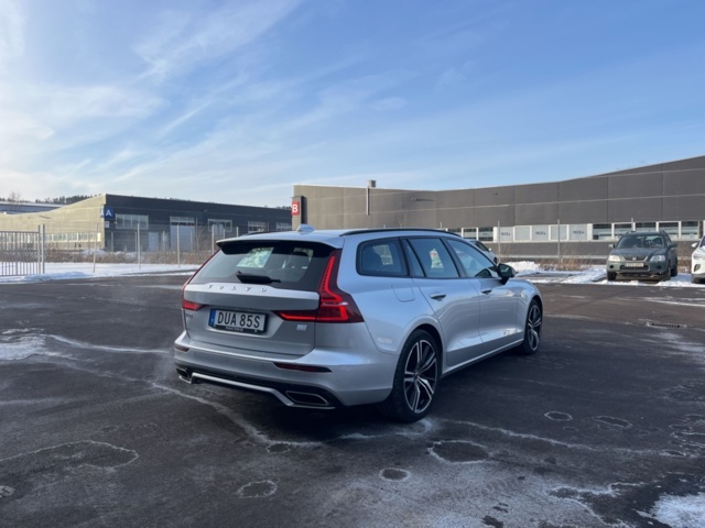 1351396-5 Volvo V60 Recharge T6 AWD Geartronic, 340hp -2021