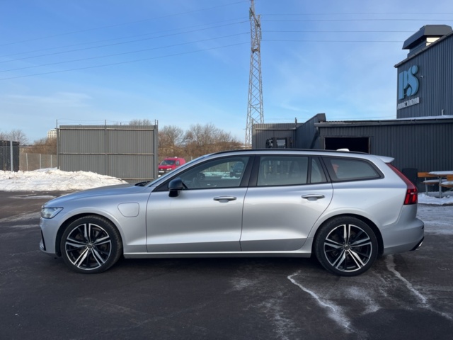 1351396-8 Volvo V60 Recharge T6 AWD Geartronic, 340hp -2021