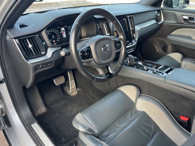 1351396-31 Volvo V60 Recharge T6 AWD Geartronic, 340hp -2021