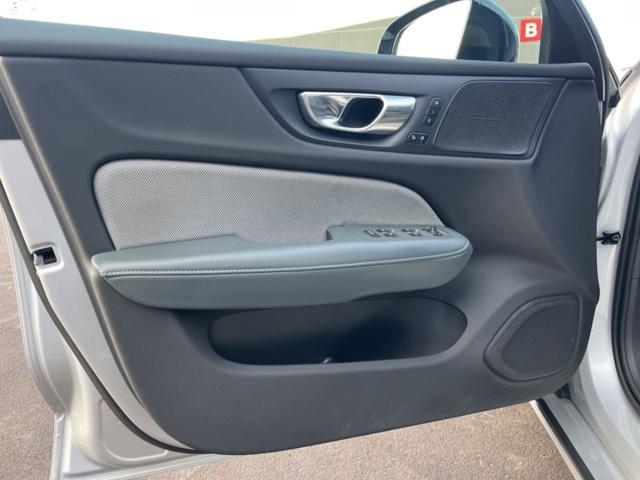 1351396-34 Volvo V60 Recharge T6 AWD Geartronic, 340hp -2021