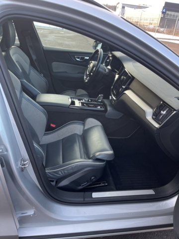 1351396-36 Volvo V60 Recharge T6 AWD Geartronic, 340hp -2021