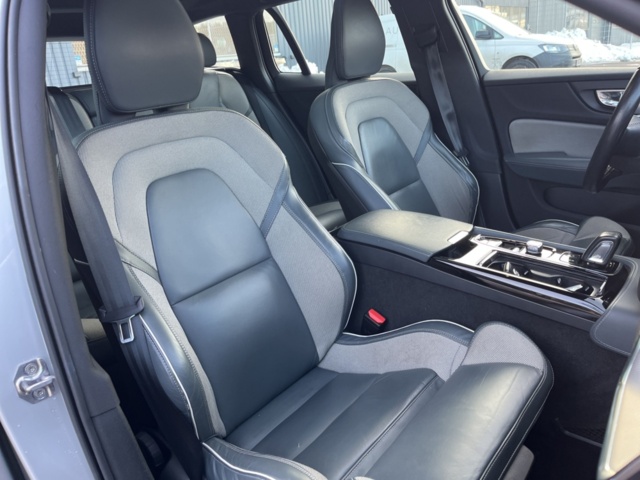 1351396-35 Volvo V60 Recharge T6 AWD Geartronic, 340hp -2021