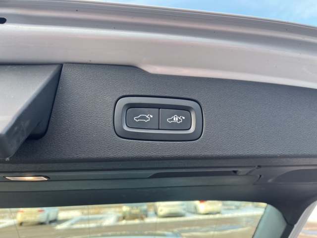 1351396-47 Volvo V60 Recharge T6 AWD Geartronic, 340hp -2021