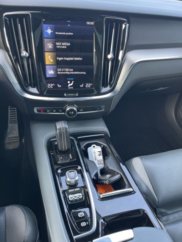 1351396-60 Volvo V60 Recharge T6 AWD Geartronic, 340hp -2021