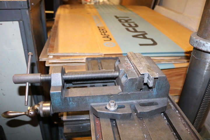 1416800-4 Column drilling machine Strands S 68. 1995