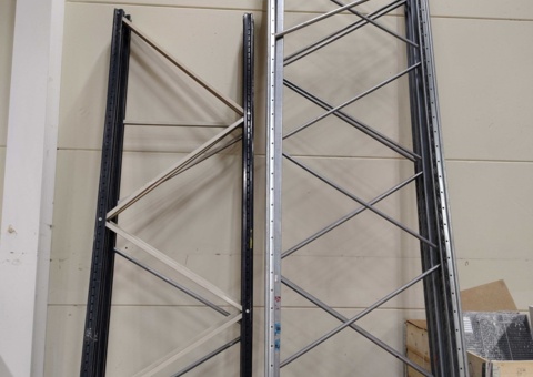 Image representing the auction - Pallet racking and window grilles