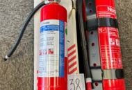 1490038 2 fire extinguishers
